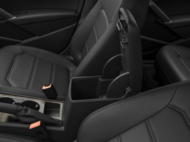 2016 Volkswagen Passat 1.8T SE w/Technology