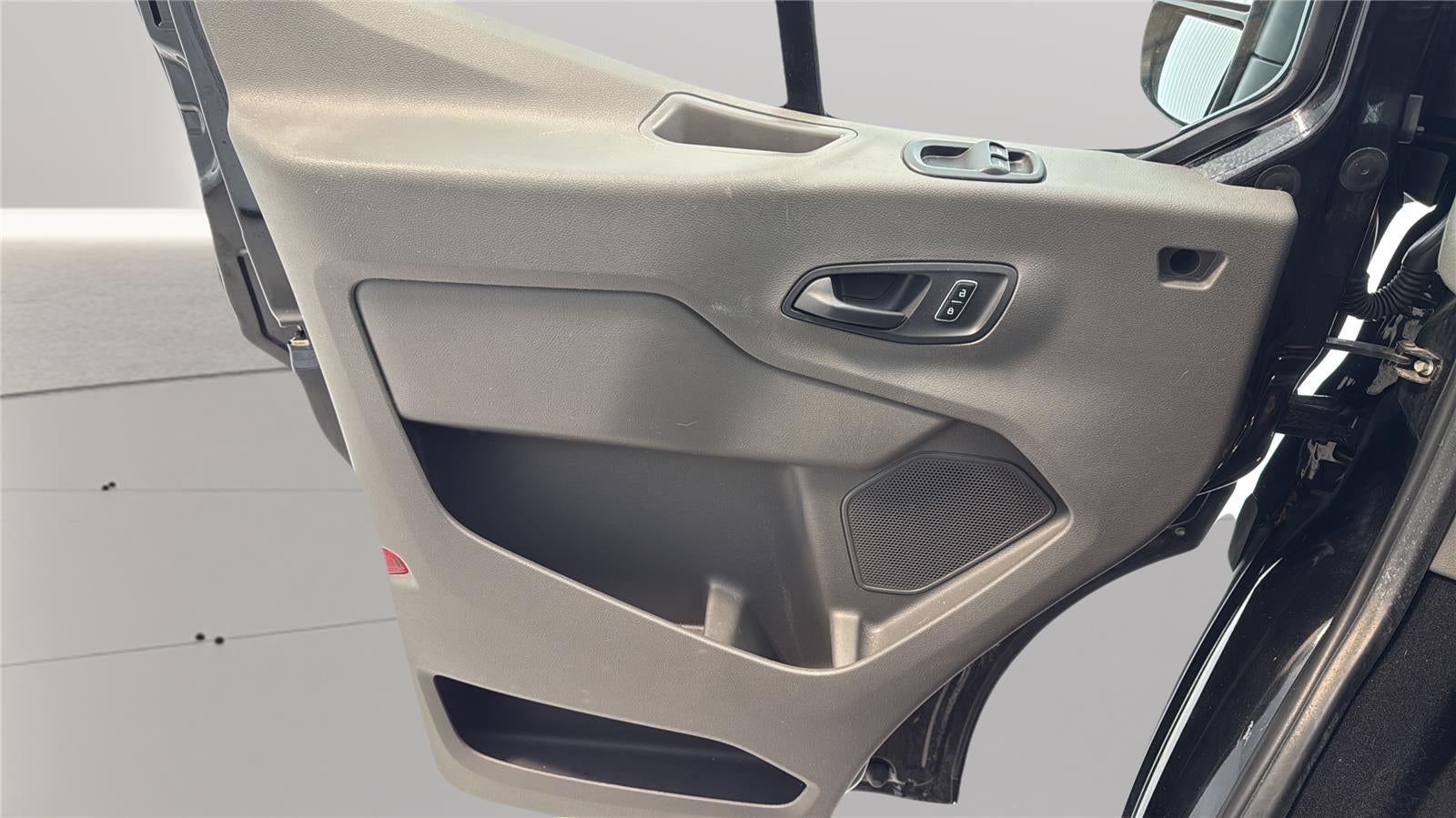 2023 Ford Transit 350 XLT