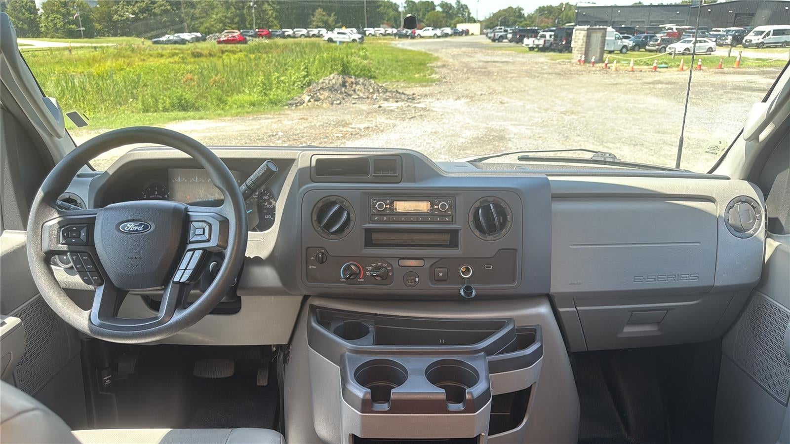 2024 Ford E-Series Cutaway Base