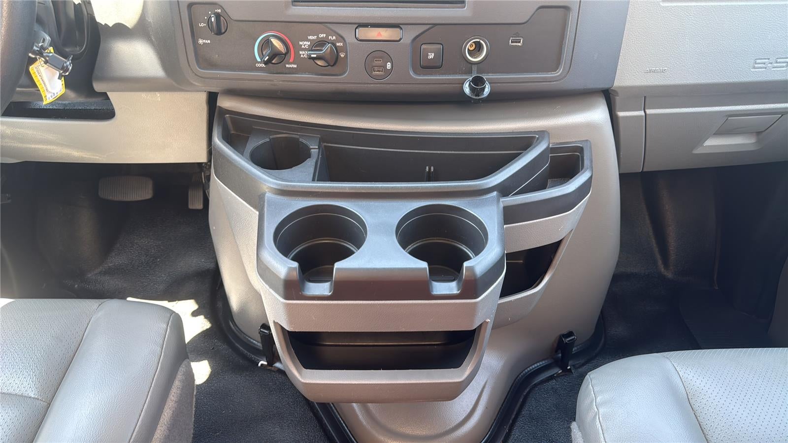2024 Ford E-Series Cutaway Base