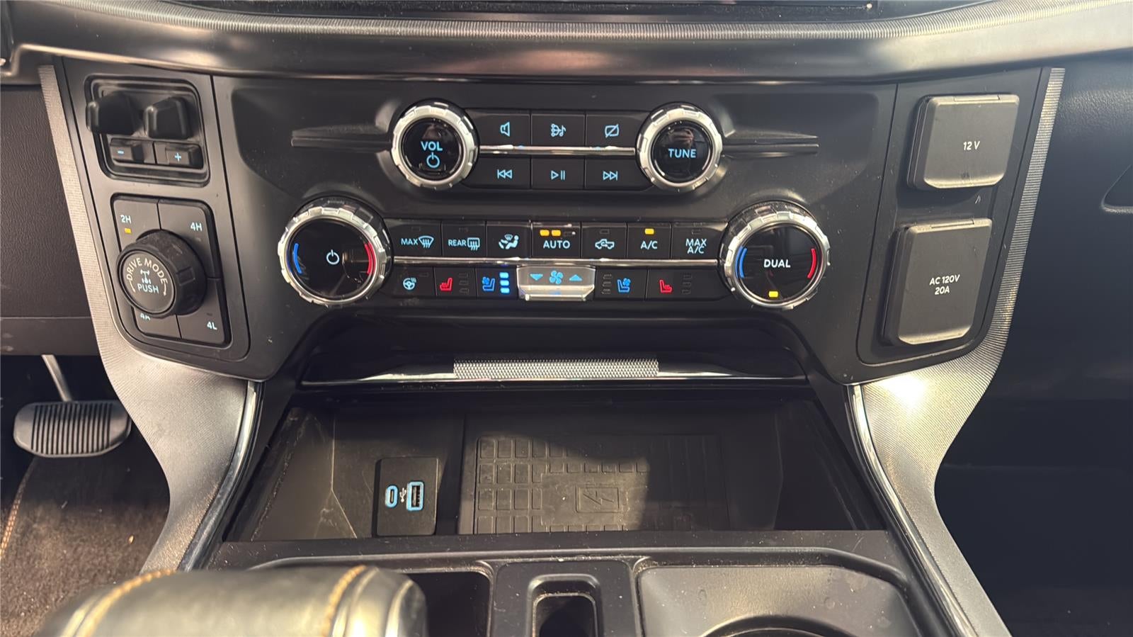 2022 Ford F-150 Platinum