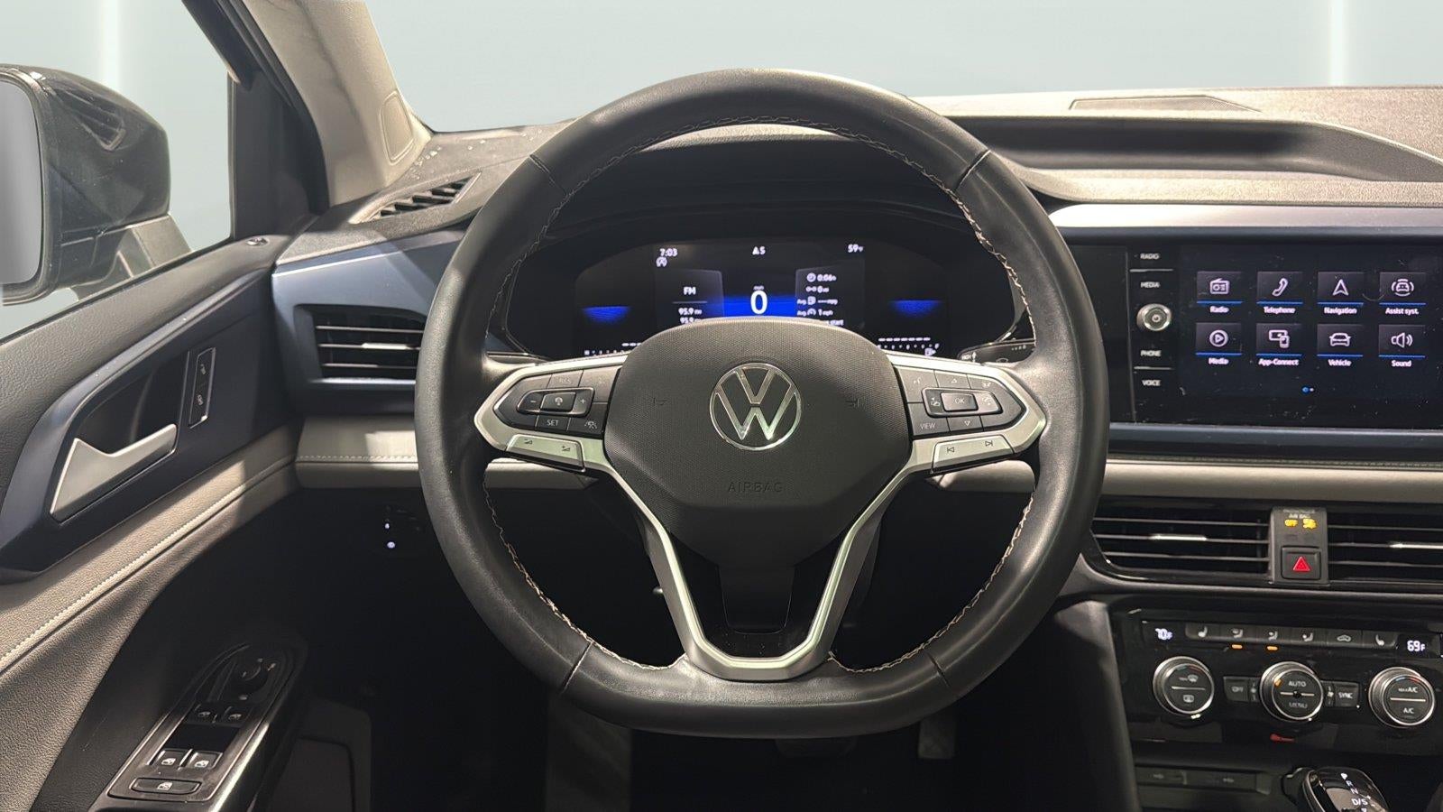 2024 Volkswagen Taos SE