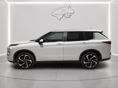 2024 Mitsubishi Outlander Base