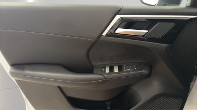 2024 Mitsubishi Outlander Base