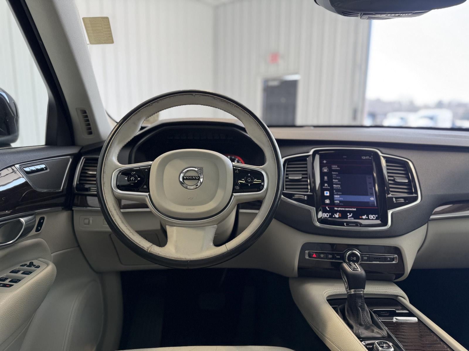 2017 Volvo XC90 Momentum