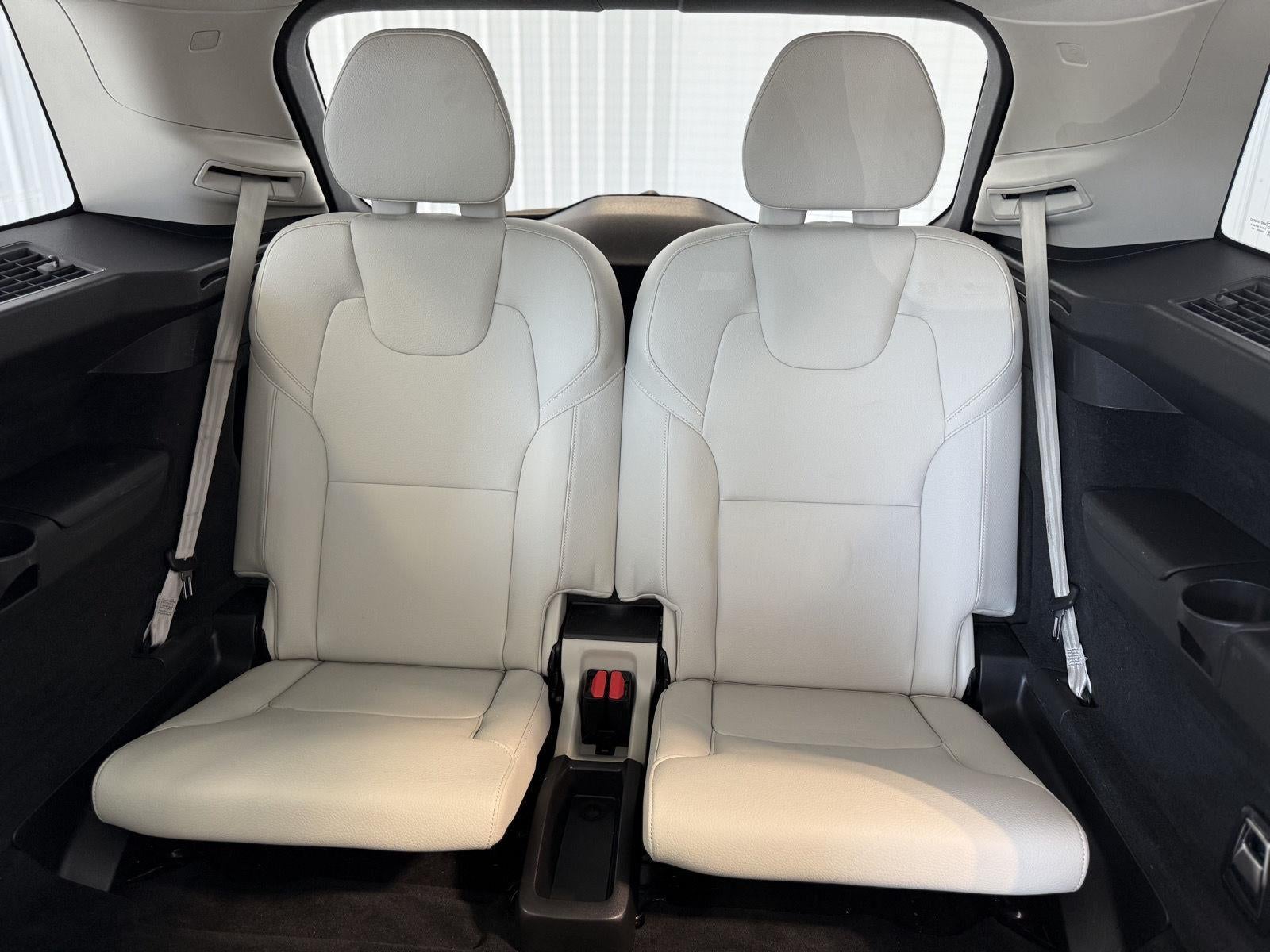 2017 Volvo XC90 Momentum