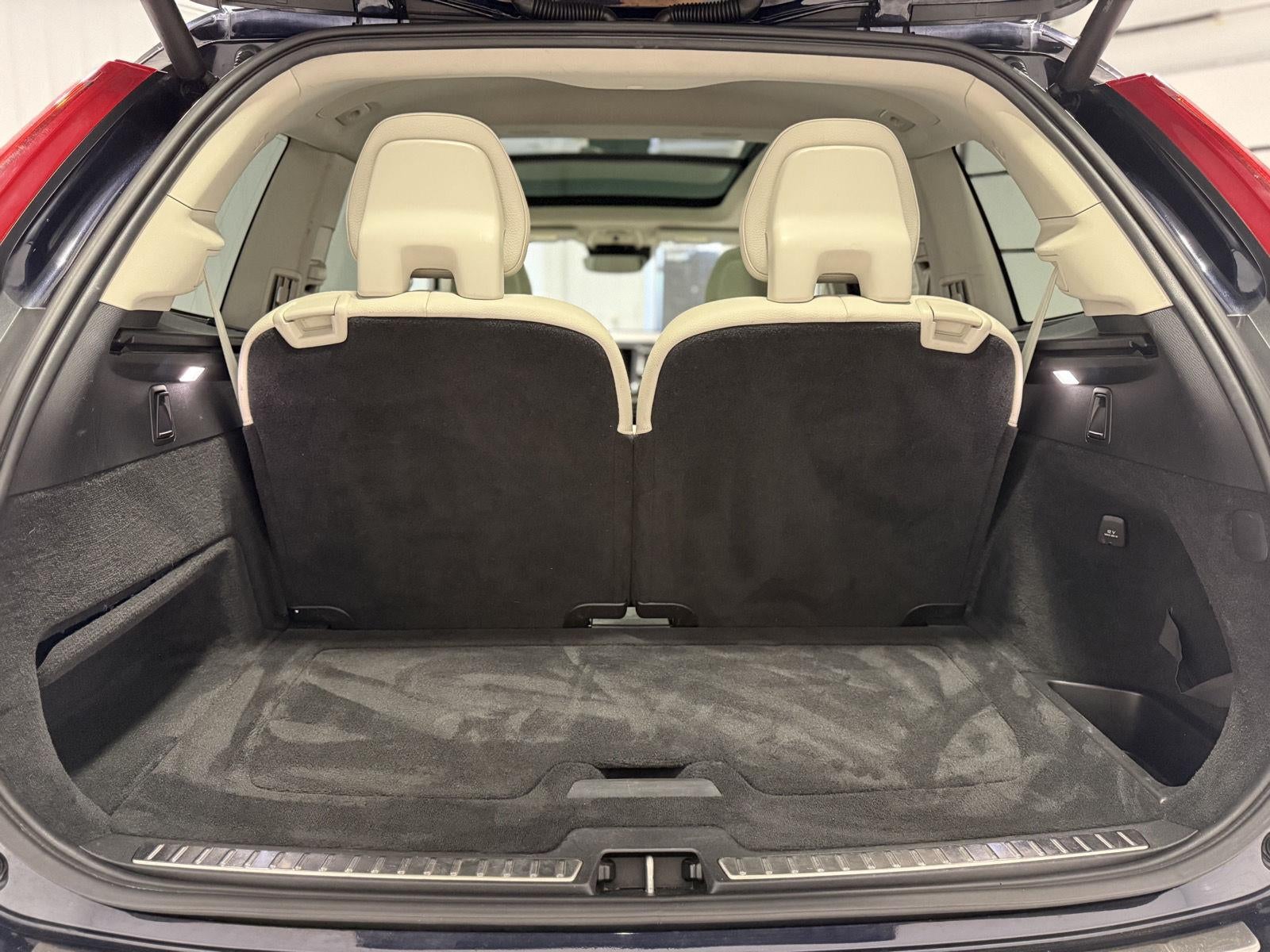 2017 Volvo XC90 Momentum