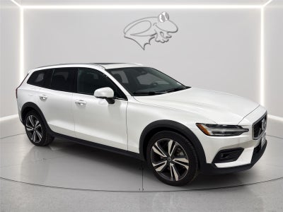 2025 Volvo V60 Cross Country Plus