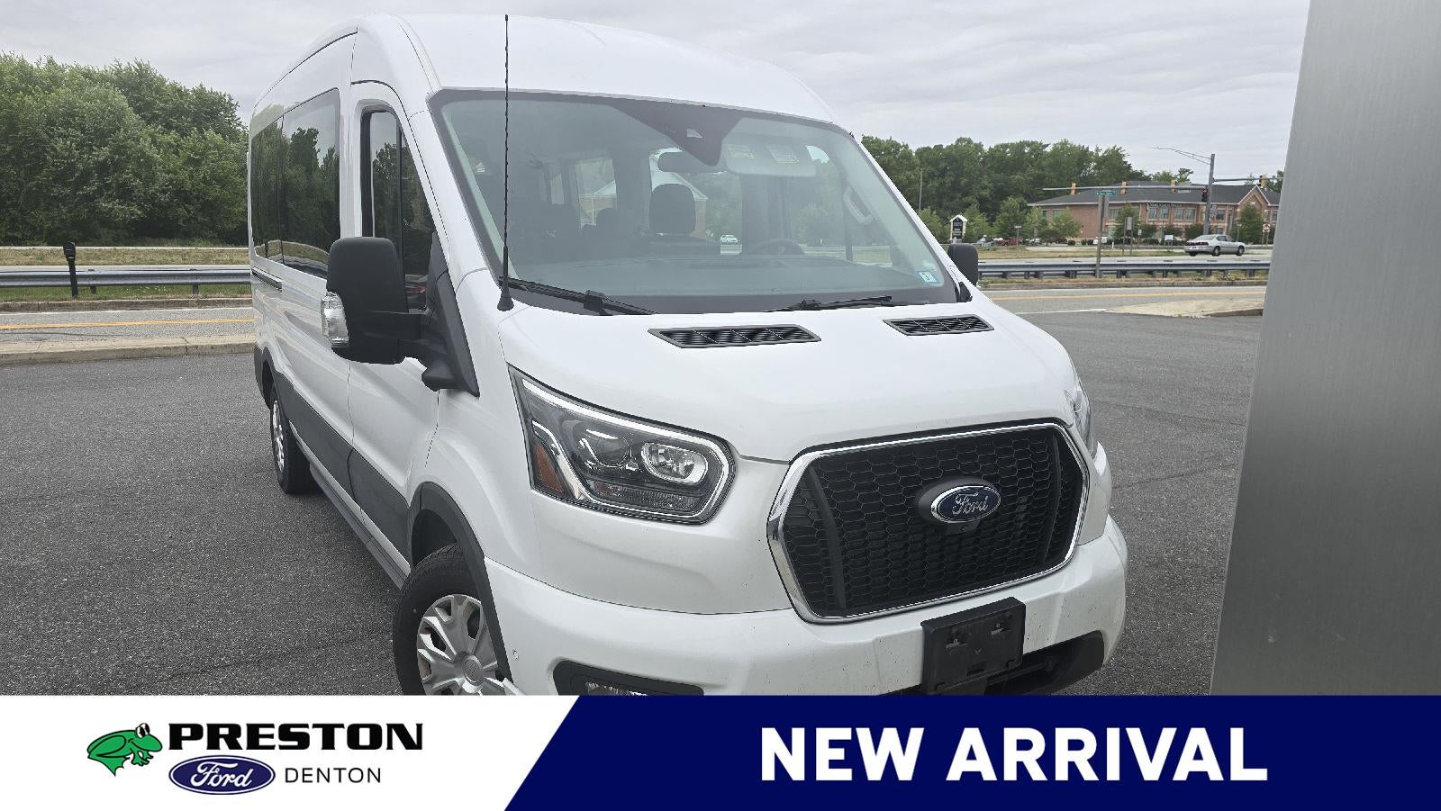 2023 Ford Transit 350 XLT Med Roof Sliding Pass. 148's photo