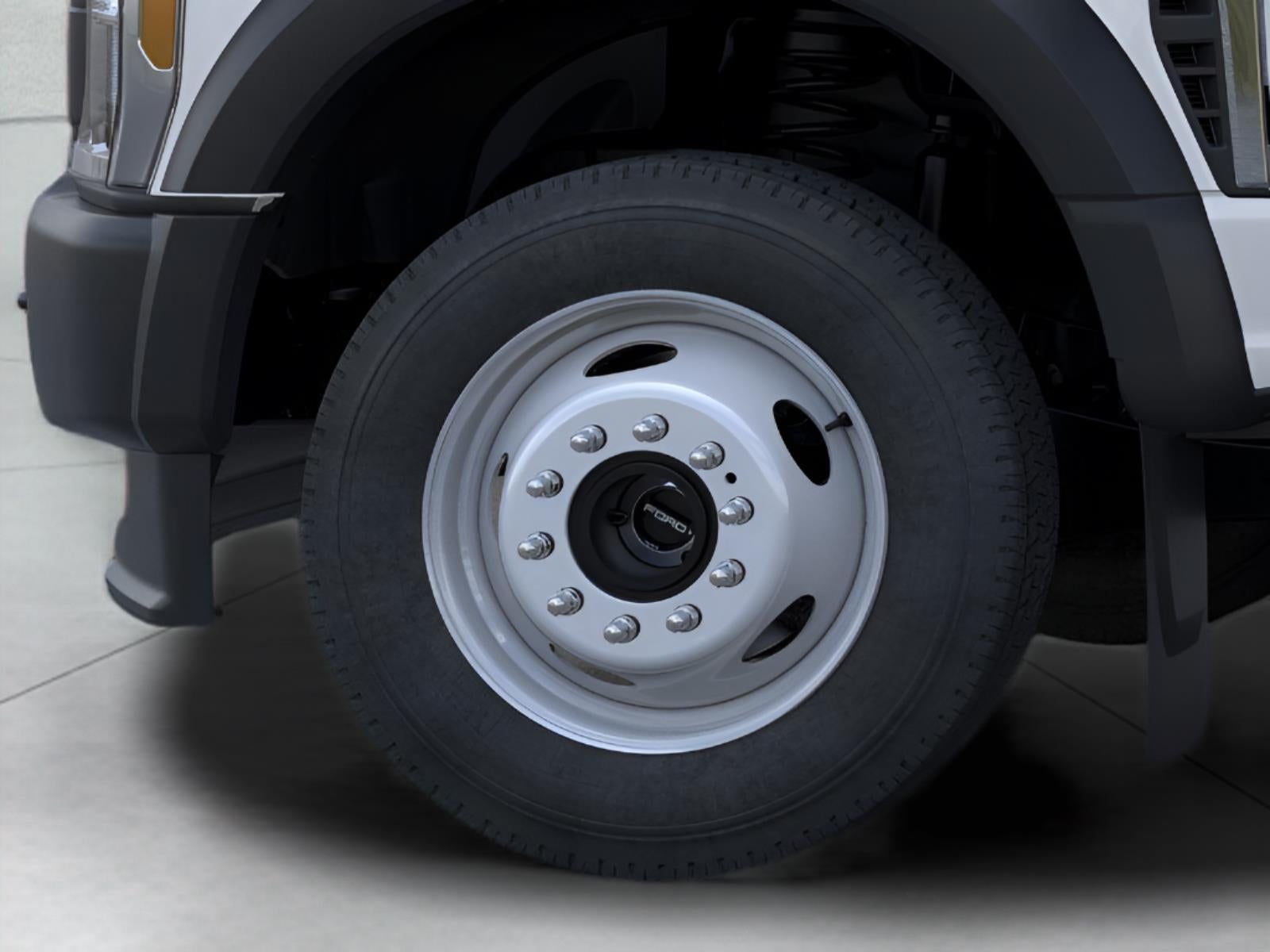 2026 Ford Super Duty F-450 DRW XL CHASSIS ONLY