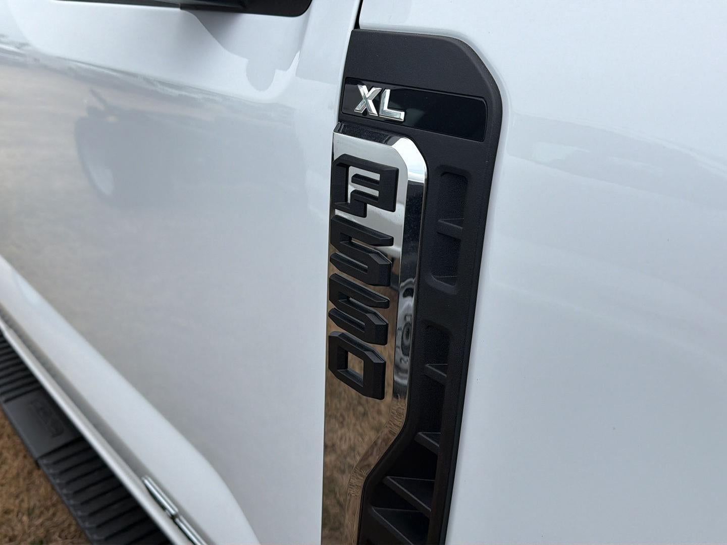 2026 Ford Super Duty F-550 DRW XL