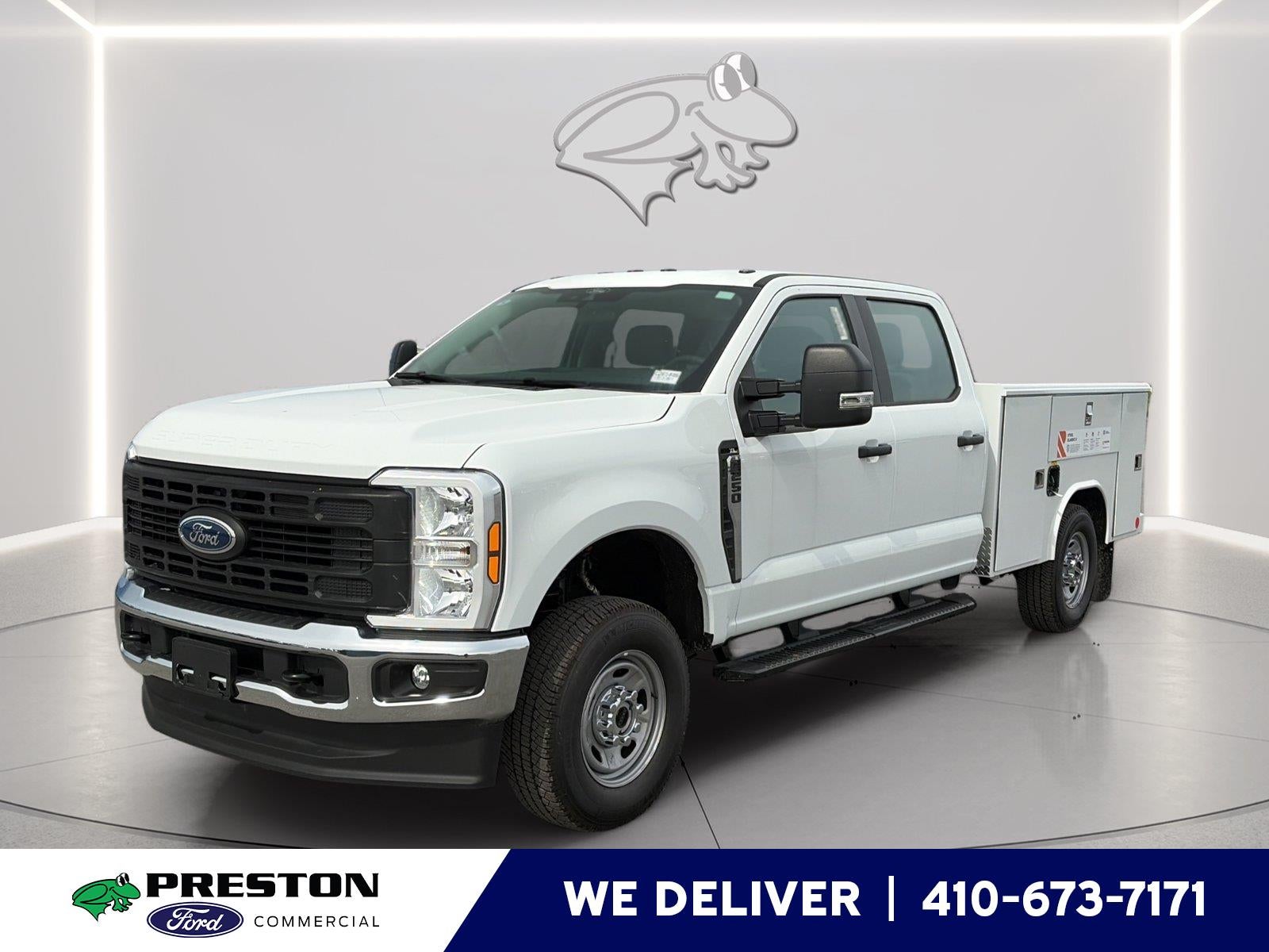 2026 Ford Super Duty F-250 SRW 8' READING CLASSIC II SERVICE BODY, C260 PACKAGE, CLASS V HITCH