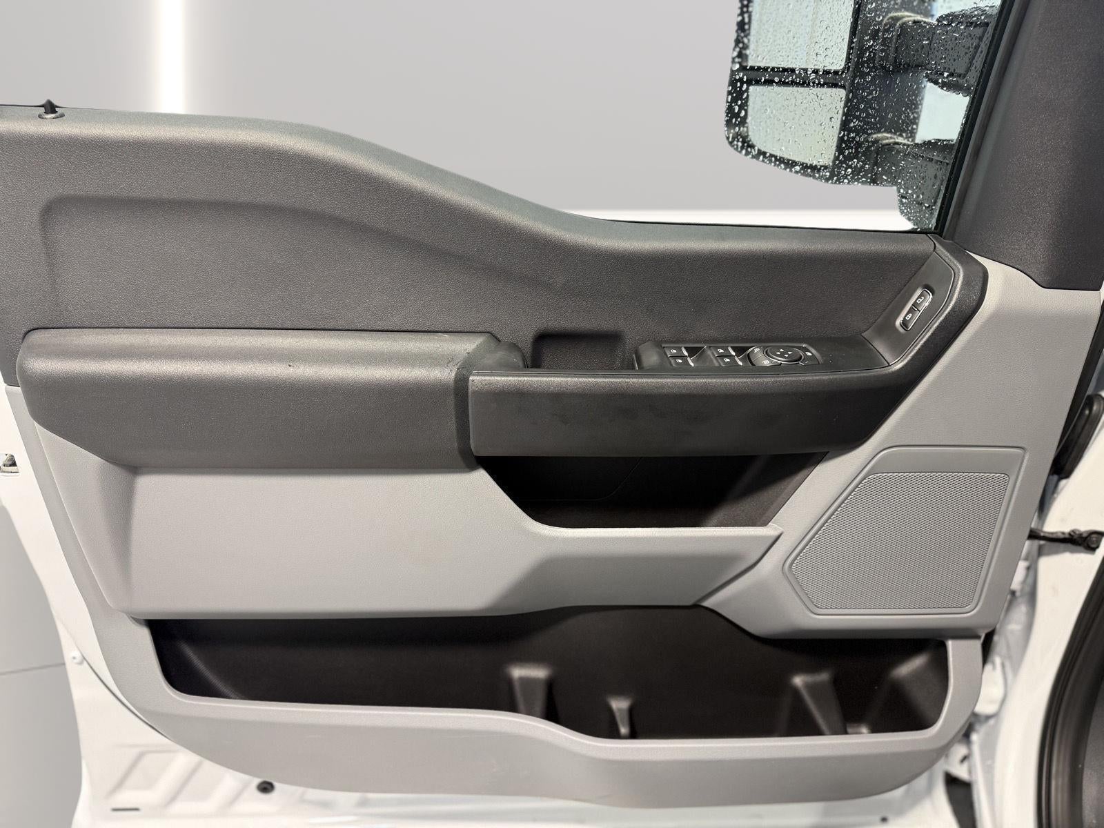 2026 Ford Super Duty F-350 SRW XL CHASSIS ONLY