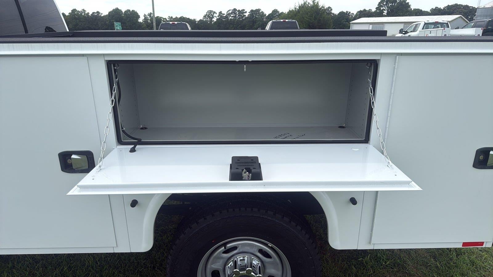 2026 Ford Super Duty F-350 Srw 9' KNAPHEIDE SERIVE BODY, REMOTE LOCKS, SPRAY IN LINER, CLASS V HITCH