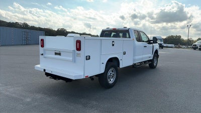 2027 Ford Super Duty F-350 SRW XL