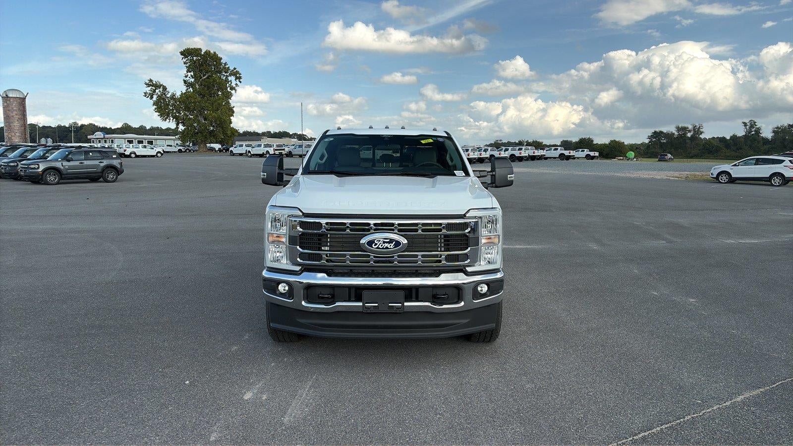 2027 Ford Super Duty F-350 SRW XL