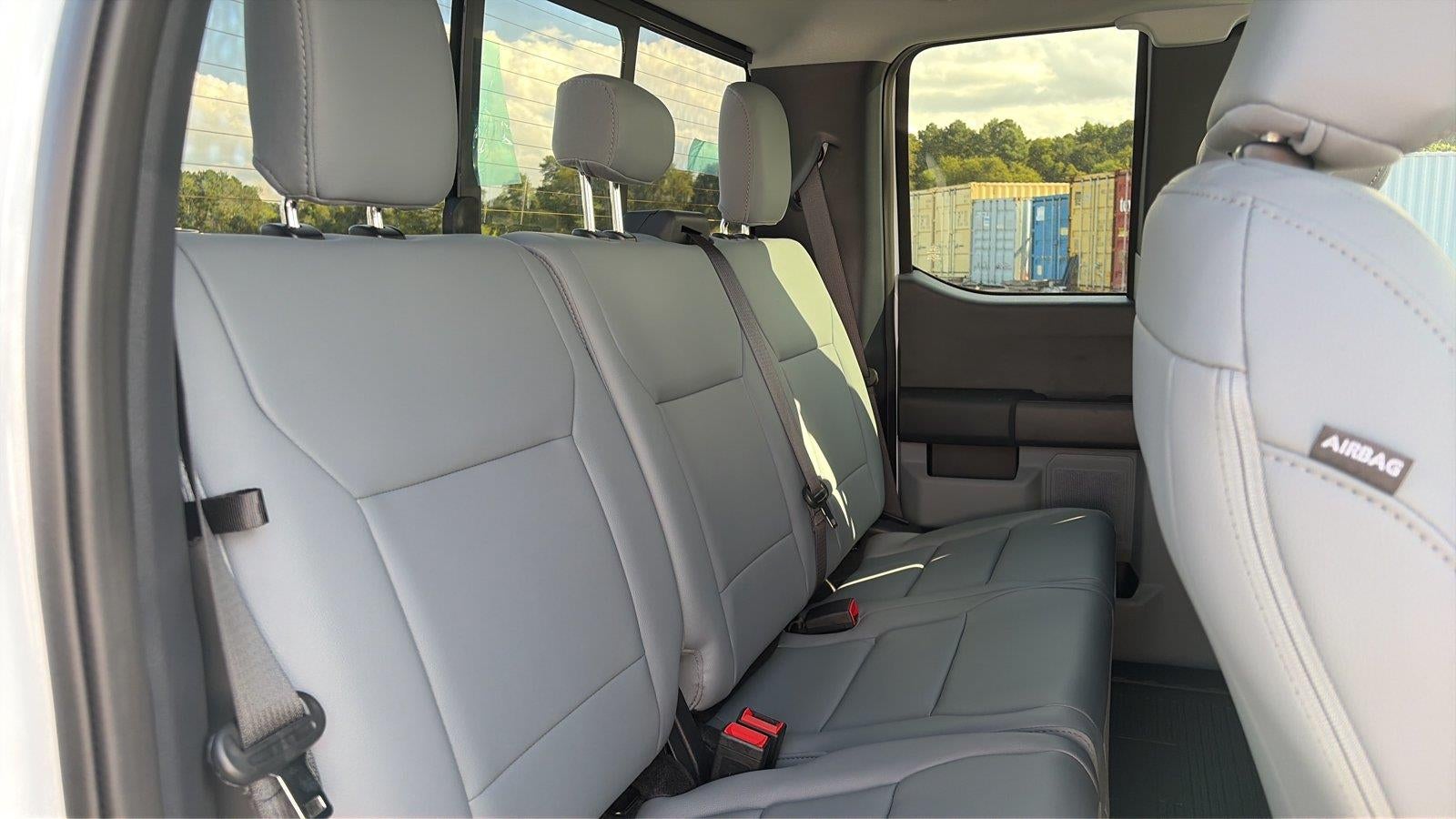 2027 Ford Super Duty F-350 SRW XL
