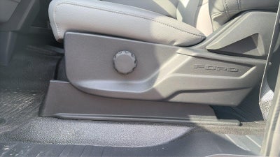 2027 Ford Super Duty F-350 SRW XL