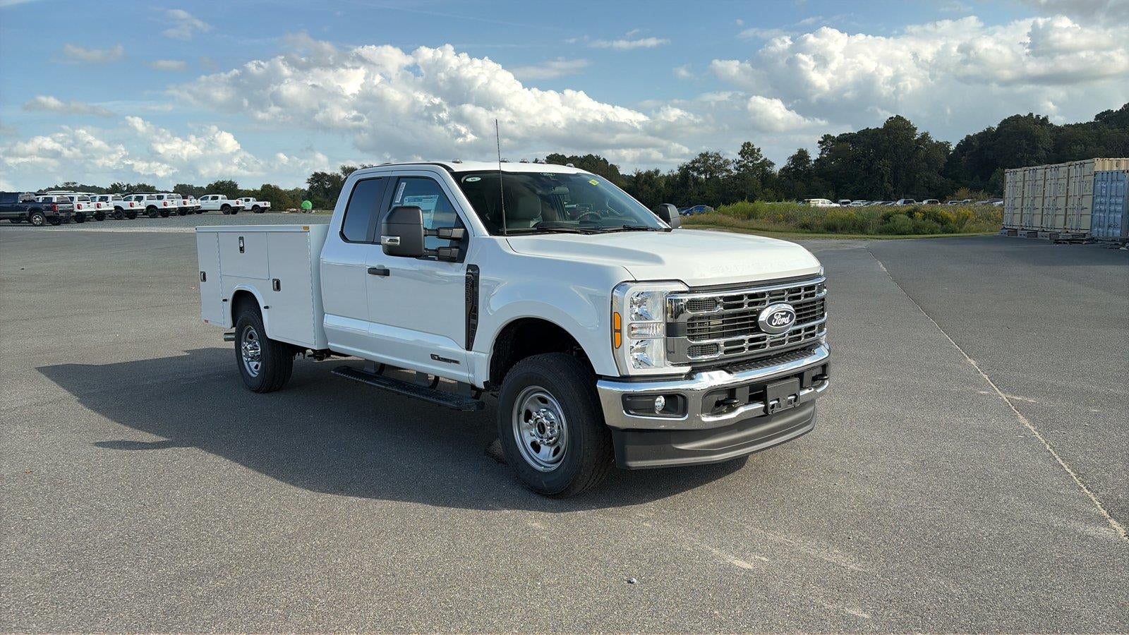 2027 Ford Super Duty F-350 SRW XL