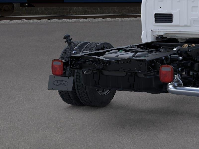2026 Ford Super Duty F-450 DRW XL CHASSIS ONLY