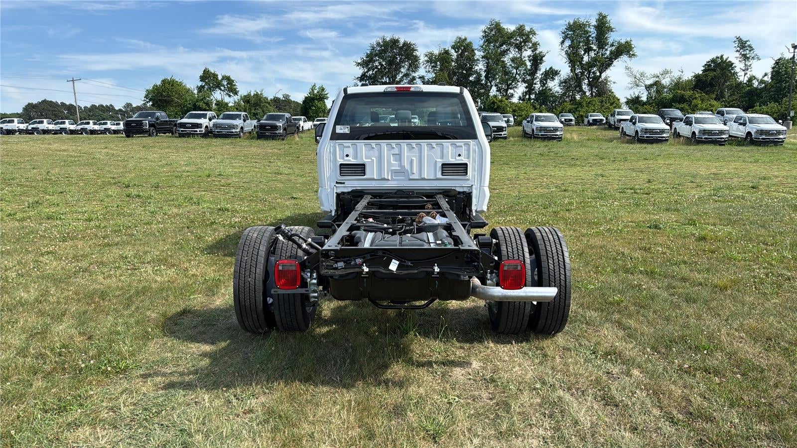 2026 Ford Super Duty F-450 DRW XL CHASSIS ONLY
