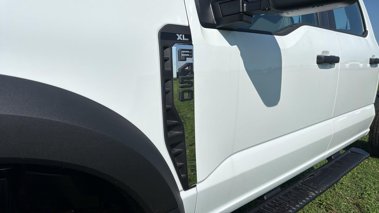 2026 Ford Super Duty F-450 Drw XL CHASSIS ONLY