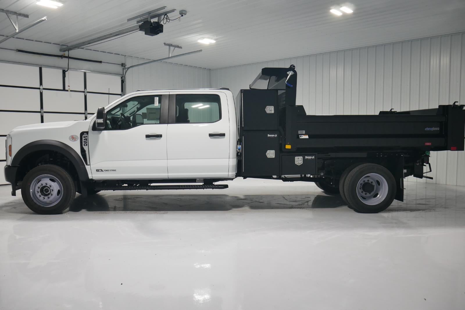 2025 Ford Super Duty F-450 DRW 9' DYNAPRO W/ BUYERS L-PAK