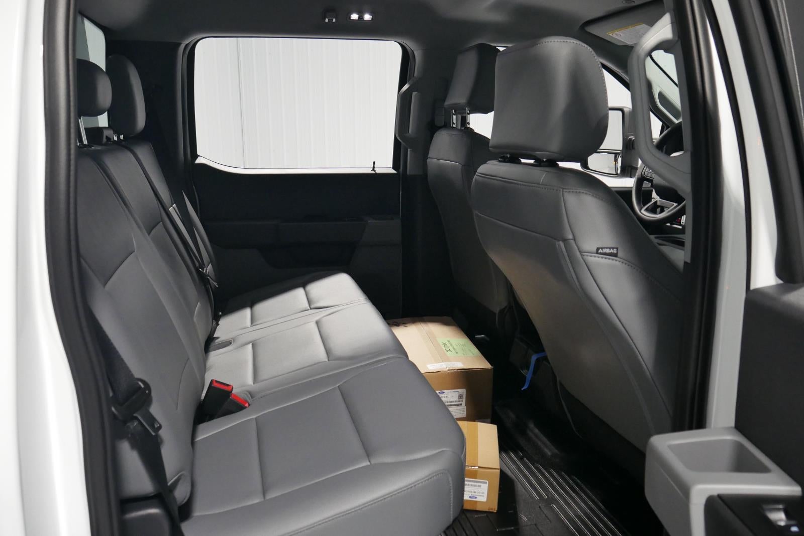 2025 Ford Super Duty F-450 DRW 9' DYNAPRO W/ BUYERS L-PAK