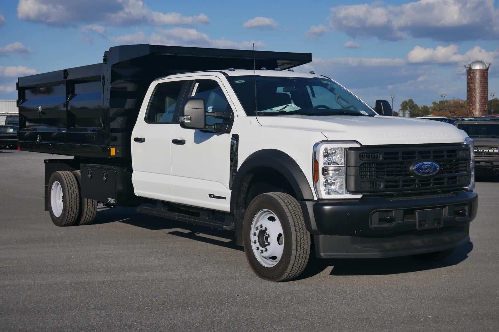 2025 Ford Super Duty F-450 DRW XL
