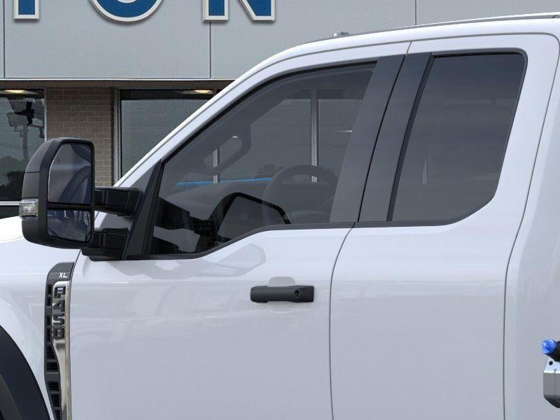 2025 Ford Super Duty F-450 DRW XLT