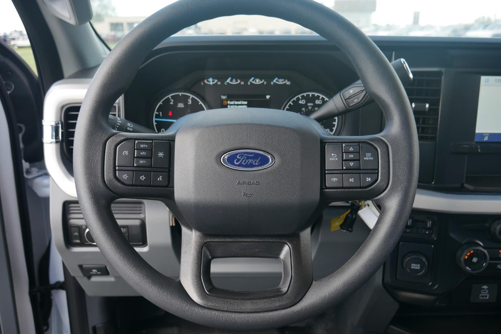 2025 Ford Super Duty F-550 DRW XL