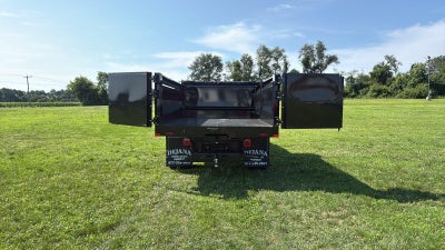 2026 Ford Super Duty F-550 Drw 12' DYNAPRO LANDSCAPE DUMP, FULL CAB SHIELD, MANUAL TARP, COMBO HITCJ, 48" UNDERBODY TOOLBOX
