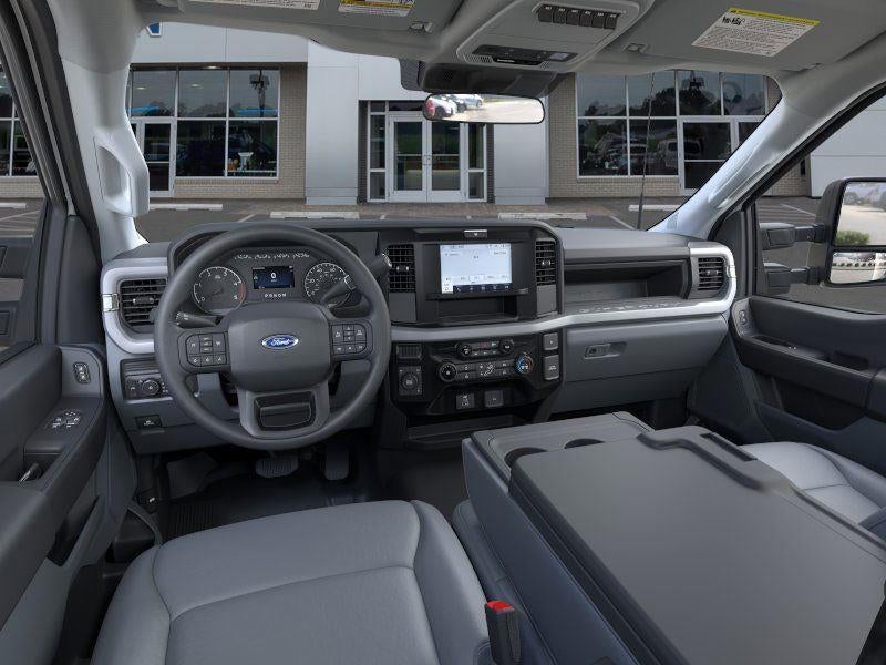 2025 Ford Super Duty F-550 DRW XL
