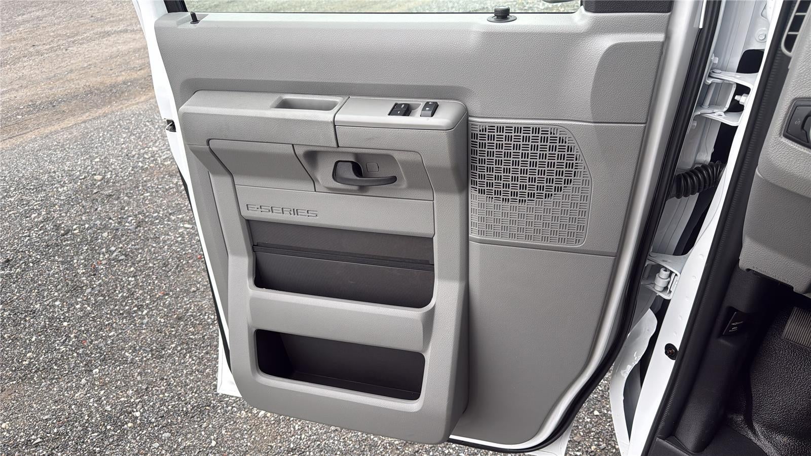 2027 Ford E-Series Cutaway E-350 SRW 138" WB