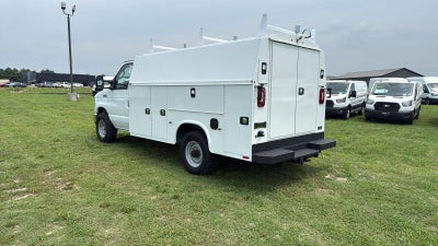 2027 Ford E-Series Cutaway 10' KNAPHEIDE KUV LOW ROOF ENCLOSED SERVICE BODY, MASTER LOCK SYSTEM, CLASS V HITCH, 3 BOW LADDER RACK