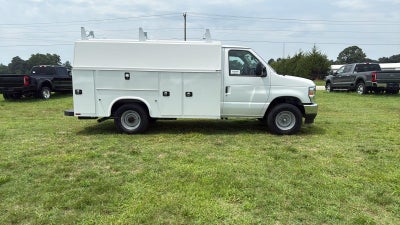 2027 Ford E-Series Cutaway 10' KNAPHEIDE KUV LOW ROOF ENCLOSED SERVICE BODY, MASTER LOCK SYSTEM, CLASS V HITCH, 3 BOW LADDER RACK