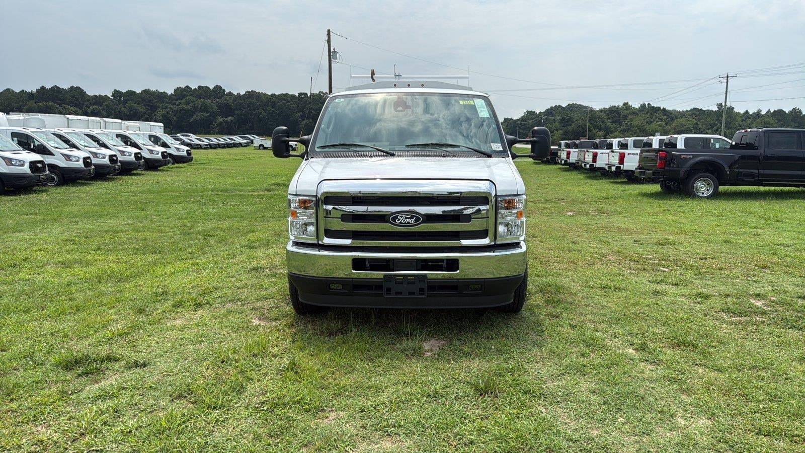2027 Ford E-Series Cutaway 10' KNAPHEIDE KUV LOW ROOF ENCLOSED SERVICE BODY, MASTER LOCK SYSTEM, CLASS V HITCH, 3 BOW LADDER RACK
