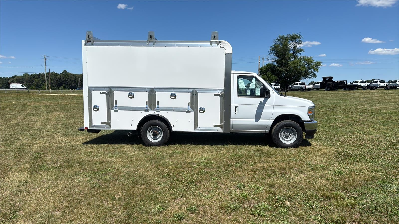 2027 Ford E-Series Cutaway 12' DURA-CUBE MAX FRP ENCLOSED SERVICE BODY, POWER LOCKS, 3 BOX LADDER RACK, BACK UP CAMERA