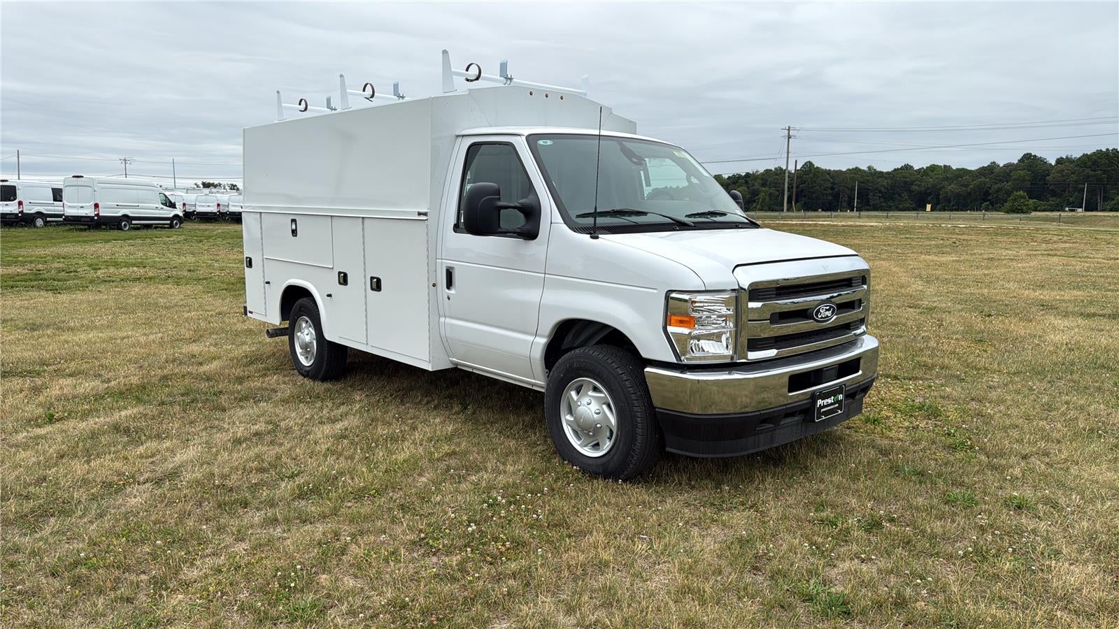 2026 Ford E-Series Cutaway 10' KNAPHEIDE KUV BODY BACK UP CAMERA CLASS V RECEIVER HITCH 3 BOW LADDER RACK