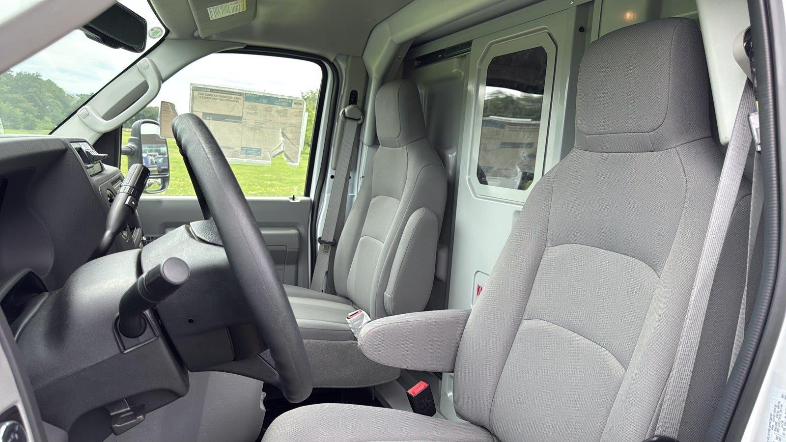 2026 Ford E-Series Cutaway 12' KNAPHEIDE SRW KUV BODY