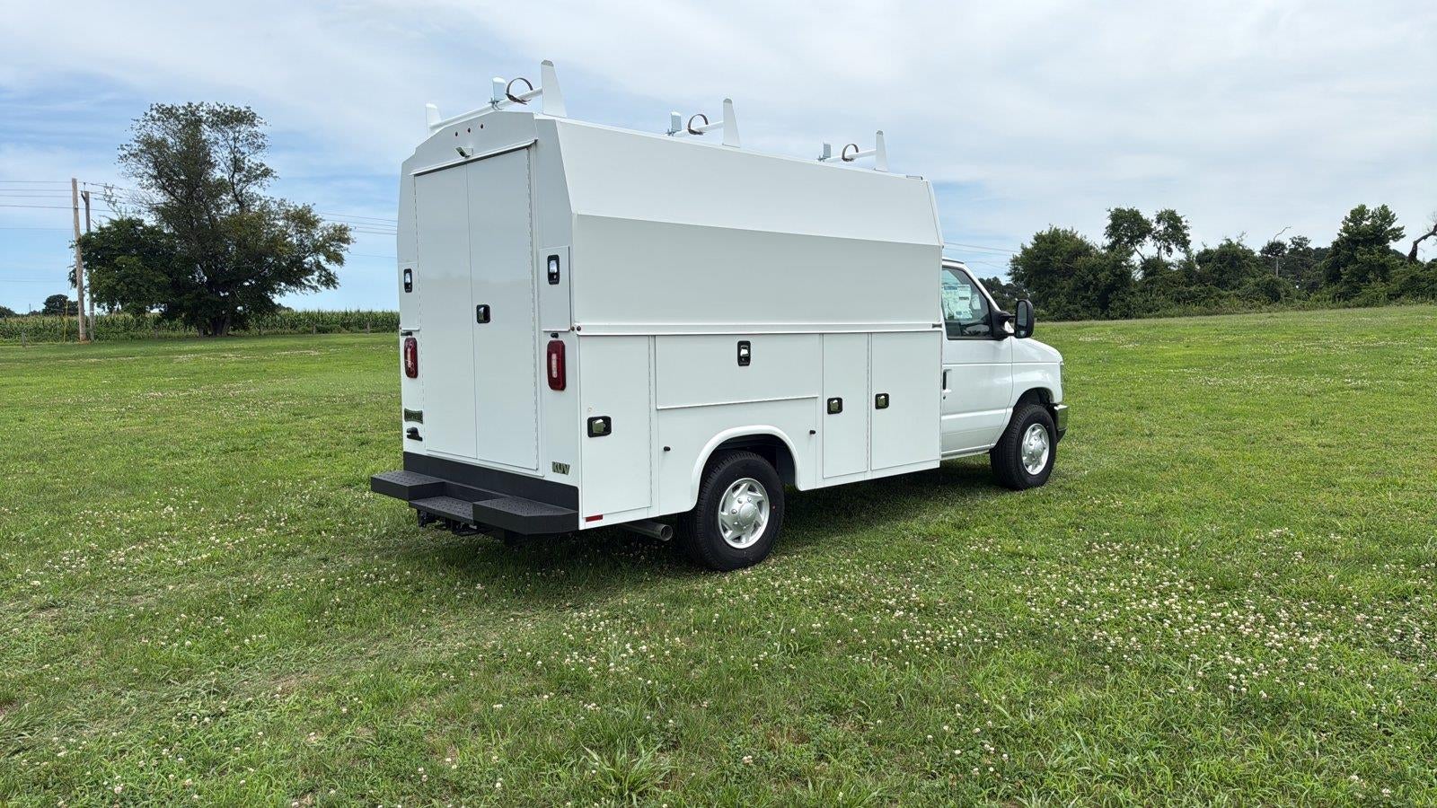 2026 Ford E-Series Cutaway 12' KNAPHEIDE SRW KUV BODY