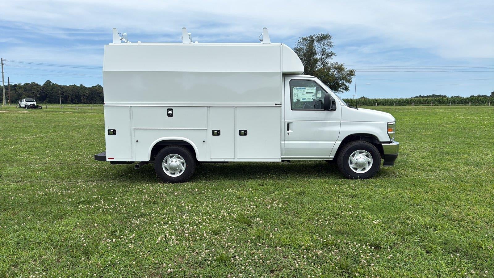 2026 Ford E-Series Cutaway 12' KNAPHEIDE SRW KUV BODY