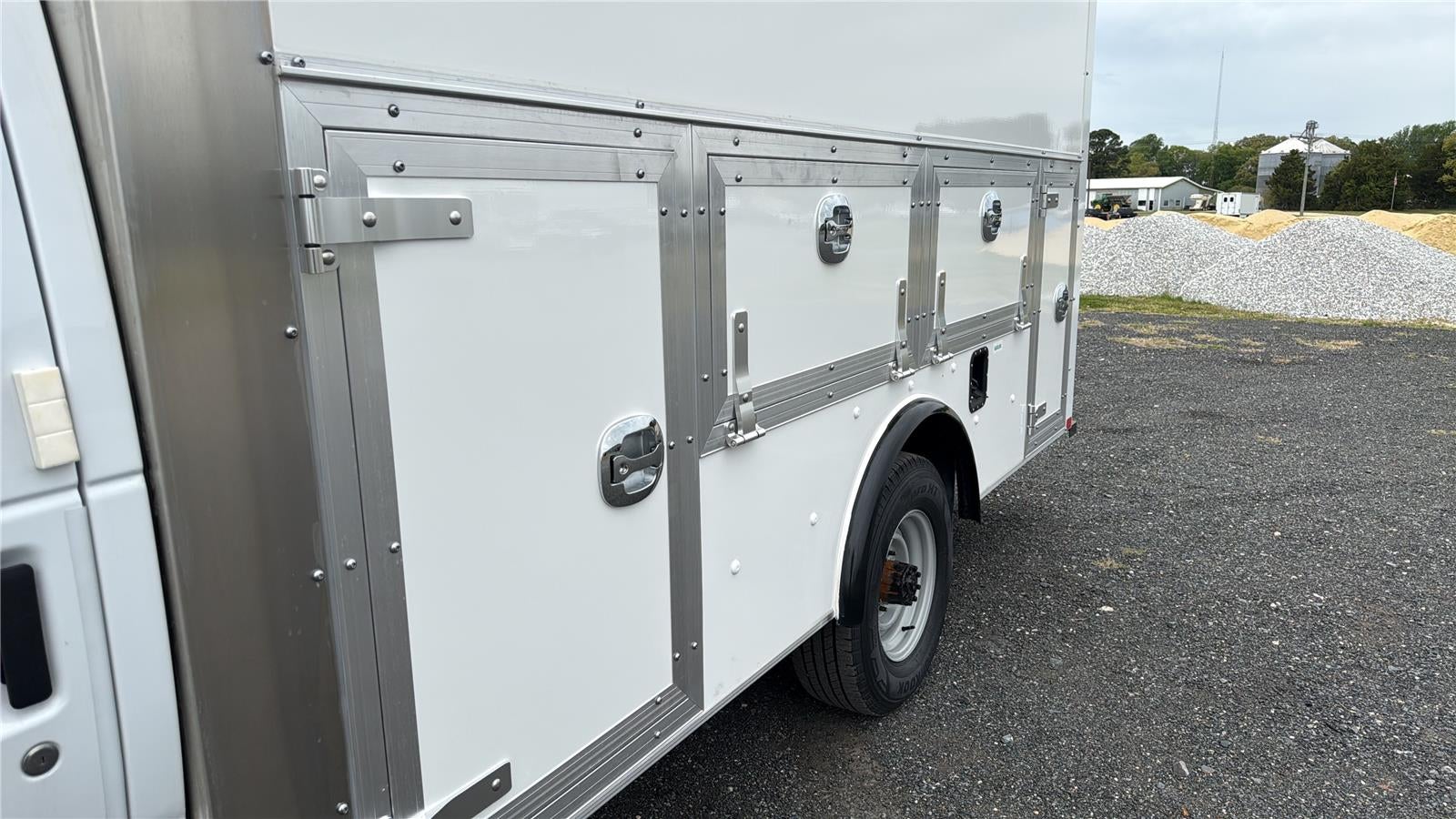 2027 Ford E-Series Cutaway 12' DURA-CUBE MAX FRP ENCLOSED SERVICE BODY, POWER LOCKS, 3 BOX LADDER RACK, BACK UP CAMERA