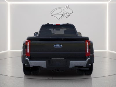 2026 Ford Super Duty F-350 DRW LARIAT