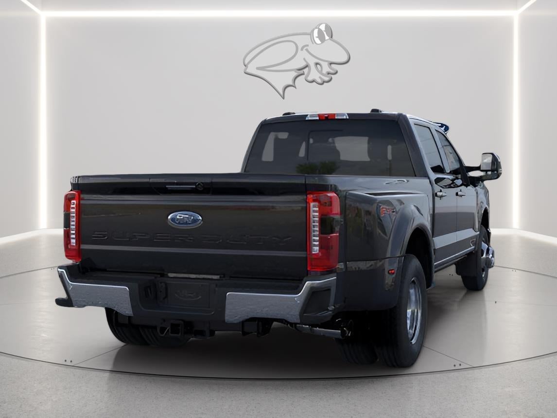 2026 Ford Super Duty F-350 DRW LARIAT