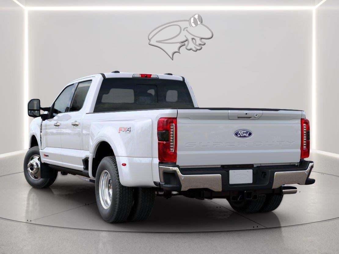 2027 Ford Super Duty F-350 DRW Lariat