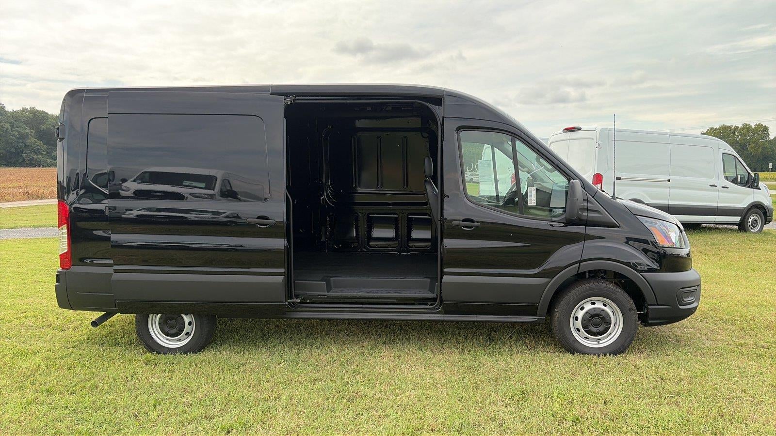 2026 Ford Transit Cargo Van T-250 148" Med Rf 9150 GVWR RWD