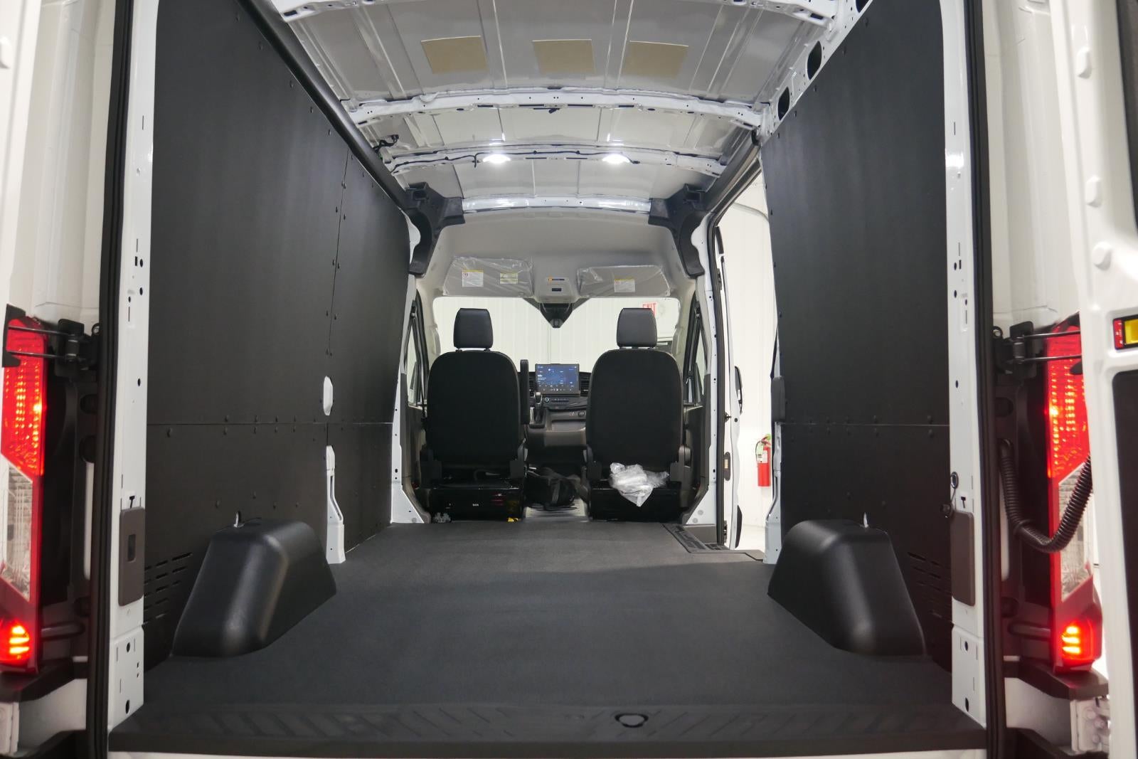 2026 Ford Transit Cargo Van T-250 148" Med Rf 9150 GVWR RWD