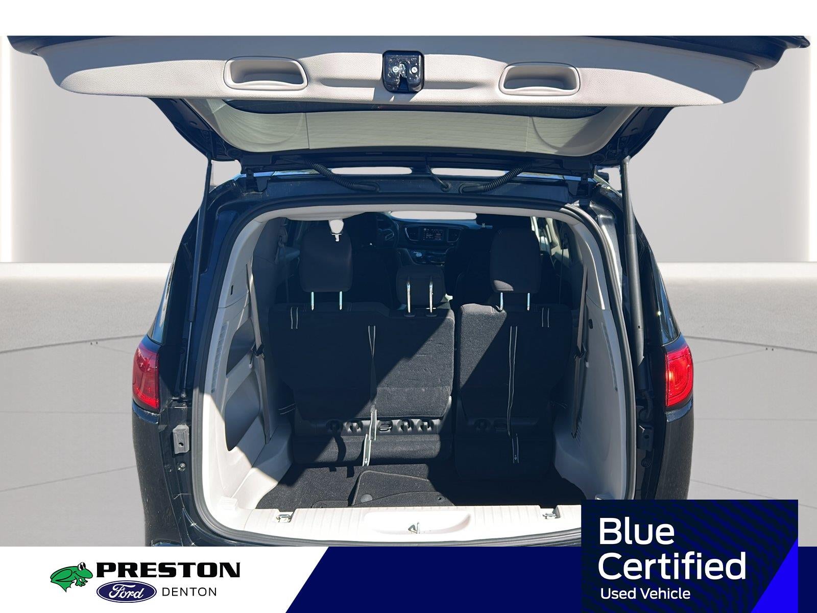 2024 Chrysler Voyager LX