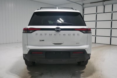 2025 Nissan Pathfinder SV